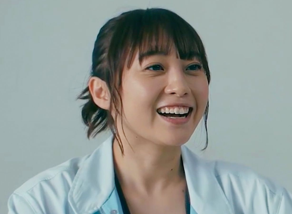 青山京子役 木﨑ゆりあ